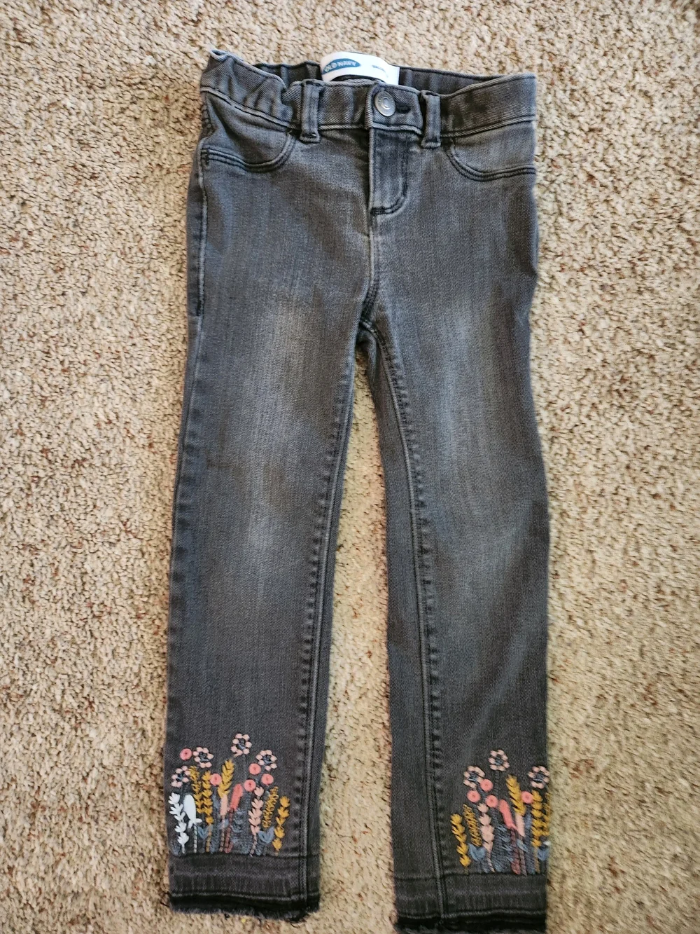 Old Navy Gray Girls Jeans with Floral Embroidery Size 5T